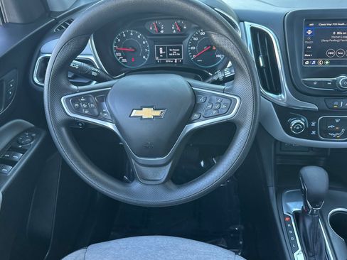Used 2022 Chevrolet Equinox LS image 17