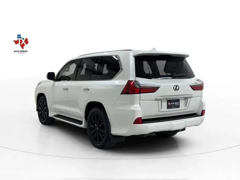Used 2020 Lexus LX 570 4WD w/ 3rd Row & Luxury Pkg image 5