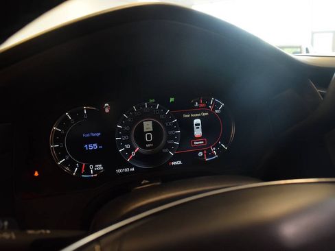Used 2019 Cadillac Escalade ESV Platinum AWD/4WD image 20
