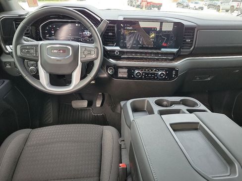 Used 2025 GMC Sierra 1500 SLE w/ Preferred Package AWD/4WD image 10