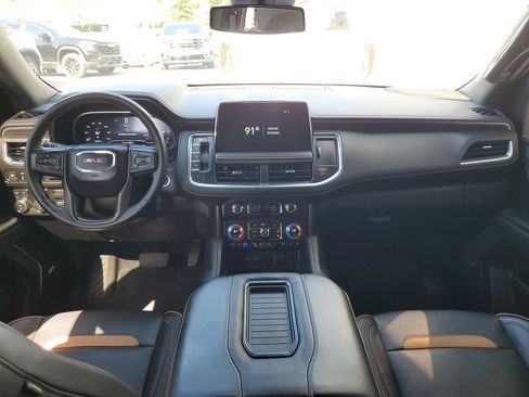 Used 2023 GMC Yukon AT4 w/ AT4 Premium Plus Package AWD/4WD image 11