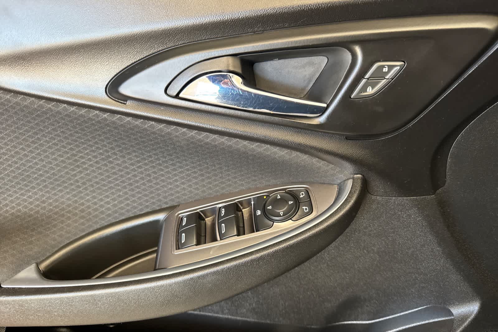 Used 2020 Chevrolet Malibu LT FWD image 12