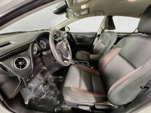 Used 2018 Toyota Corolla LE FWD image 21