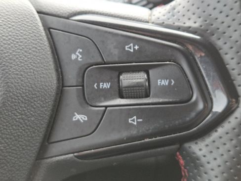 Used 2024 Chevrolet Trax RS w/ Driver Confidence Package FWD image 32