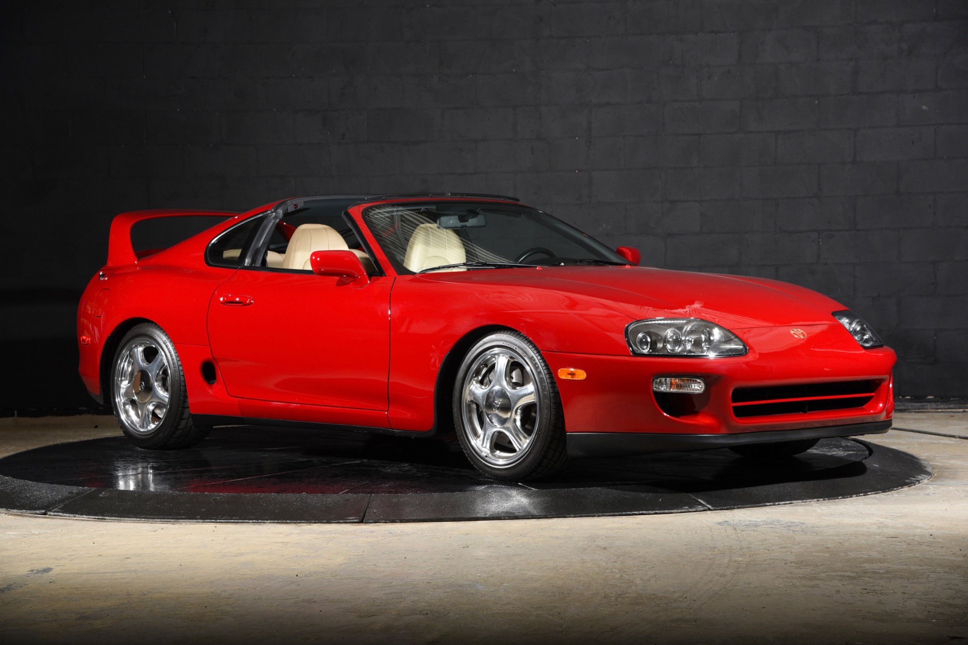 Used 1998 Toyota Supra Turbo w/ Gold Appearance Pkg RWD image 2