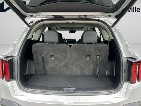 Used 2025 Kia Sorento EX w/ EX Panoramic Sunroof Package FWD image 11