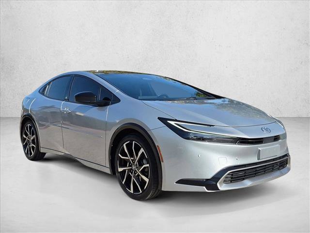 Used 2024 Toyota Prius Prime Premium FWD image 3