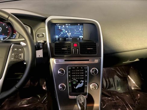 Used 2015 Volvo XC60 T6 AWD/4WD image 6