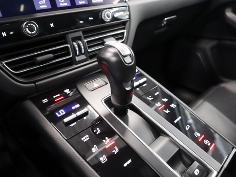 Used 2023 Porsche Macan image 17