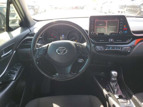 Used 2019 Toyota C-HR XLE FWD image 28