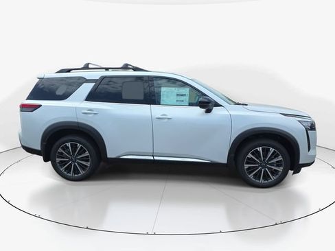 New 2026 Nissan Pathfinder Platinum w/ Cargo Package AWD/4WD image 3