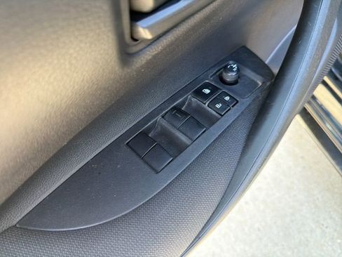 Used 2022 Toyota Corolla LE FWD image 13