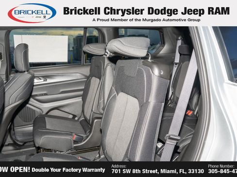 New 2025 Jeep Grand Cherokee L Laredo image 17