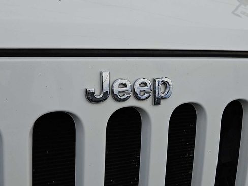 Used 2012 Jeep Wrangler Rubicon w/ Dual Top Group image 12