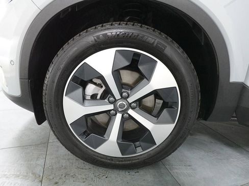 Used 2025 Volvo XC40 B5 Plus AWD/4WD image 35