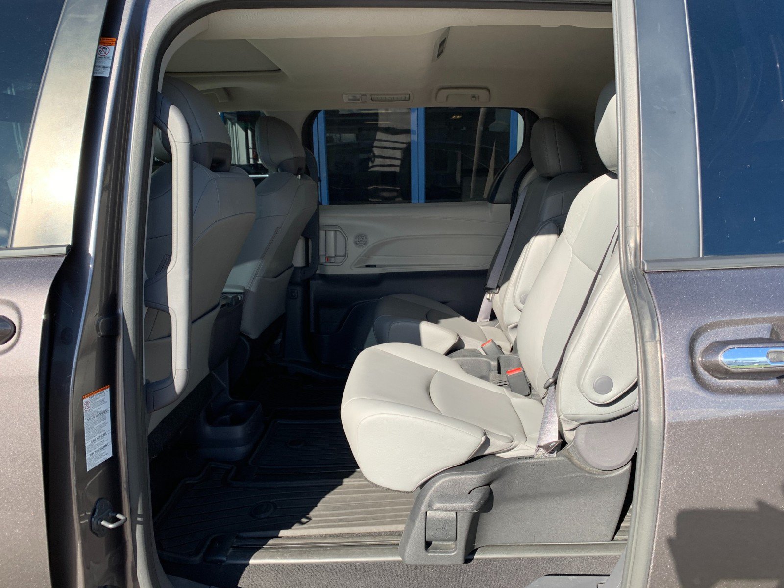 Used 2022 Toyota Sienna XLE AWD/4WD image 25