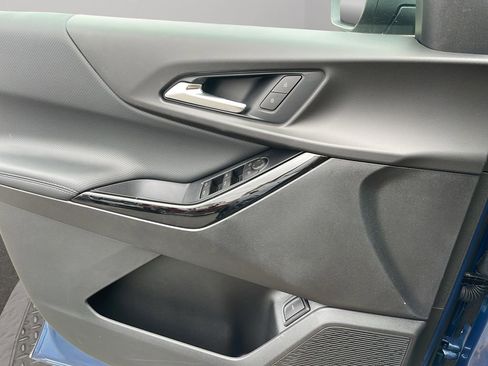 New 2026 Chevrolet Equinox LT w/ Convenience Package II image 14