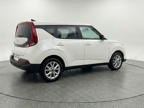 Used 2025 Kia Soul FWD image 9