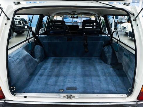 Used 1990 Volvo 240 DL image 8