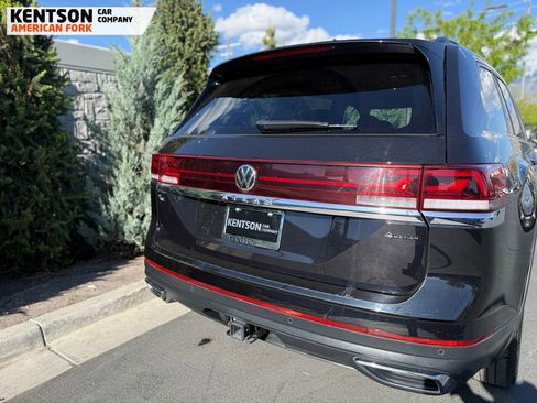 Used 2025 Volkswagen Atlas SE AWD/4WD image 42