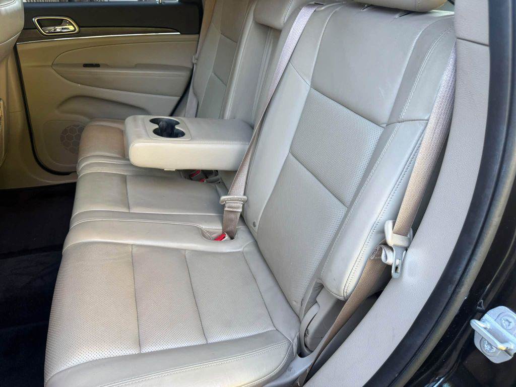 Used 2016 Jeep Grand Cherokee Limited w/ Luxury Group II AWD/4WD image 14