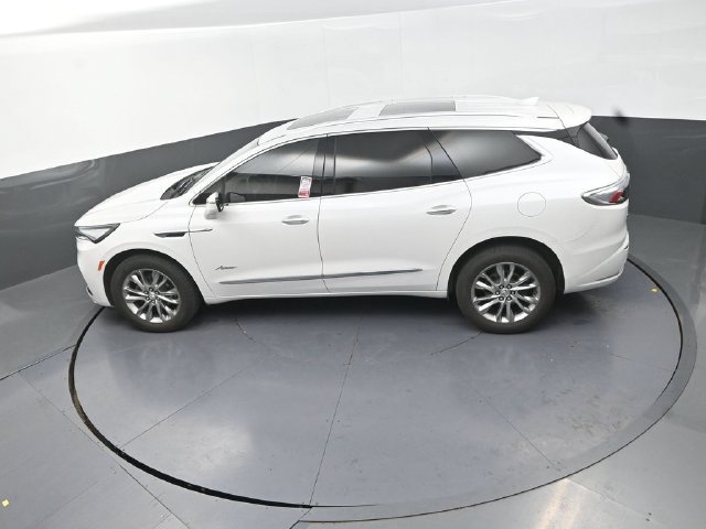 Used 2023 Buick Enclave Avenir w/ Avenir Technology Package AWD/4WD image 15