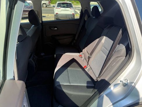 Used 2023 Nissan Rogue SV FWD image 8