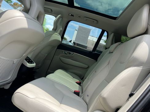 Used 2020 Volvo XC90 T5 Momentum w/ Protection Package Premier FWD image 46
