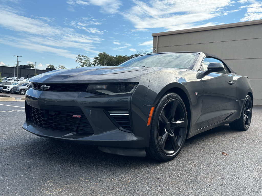 Used 2016 Chevrolet Camaro SS RWD image 2