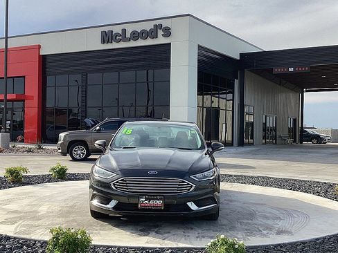 Used 2018 Ford Fusion Energi SE image 2