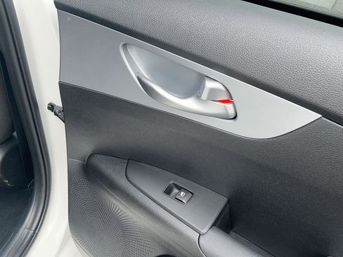 Used 2023 Kia Forte LXS w/ LXS Technology Package FWD image 31
