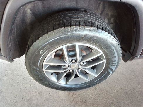 Used 2018 Jeep Grand Cherokee Limited w/ Luxury Group II image 29