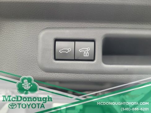 Used 2024 Toyota Sequoia Platinum AWD/4WD image 8