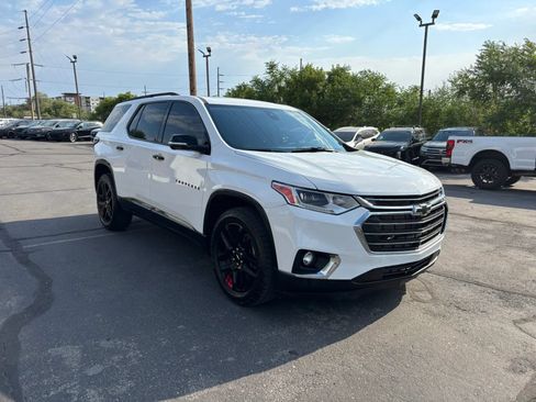 Used 2020 Chevrolet Traverse Premier w/ Redline Edition AWD/4WD image 3