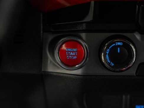 Used 2018 Toyota Tacoma TRD Off-Road image 25