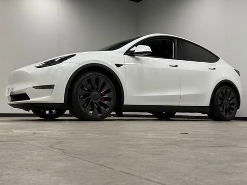 Used 2022 Tesla Model Y Performance image 5