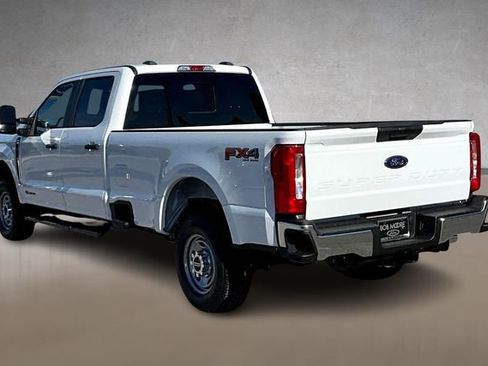 New 2026 Ford F250 XL w/ FX4 Off-Road Package AWD/4WD image 3