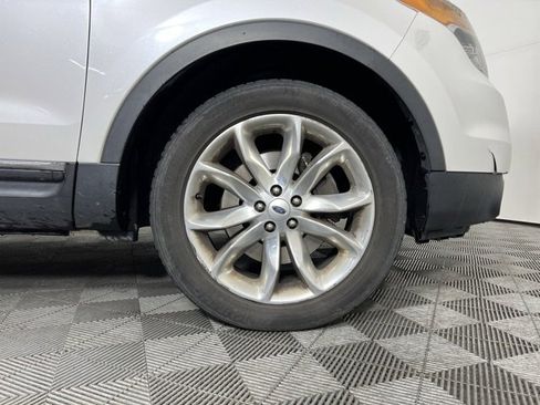 Used 2014 Ford Explorer XLT w/ Equipment Group 202A image 6