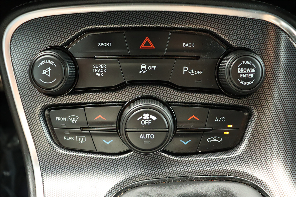 Used 2015 Dodge Challenger R/T Scat Pack RWD image 28