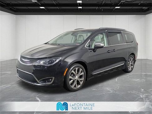 Used 2017 Chrysler Pacifica Limited w/ UConnect Theater Package image 1