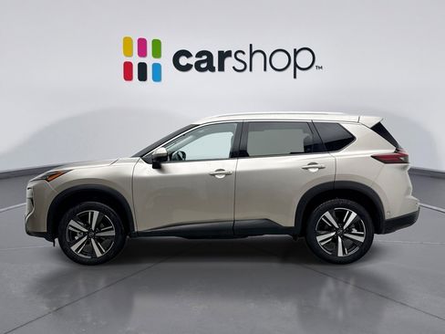 Used 2024 Nissan Rogue SL image 2