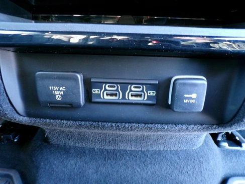 Used 2024 Jeep Wagoneer L Series II w/ Flexible Seating Group image 13