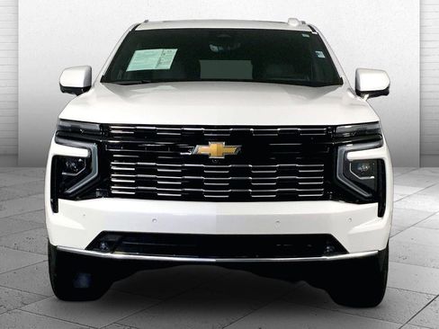 Used 2025 Chevrolet Tahoe High Country w/ Sun And Tow Package AWD/4WD image 2
