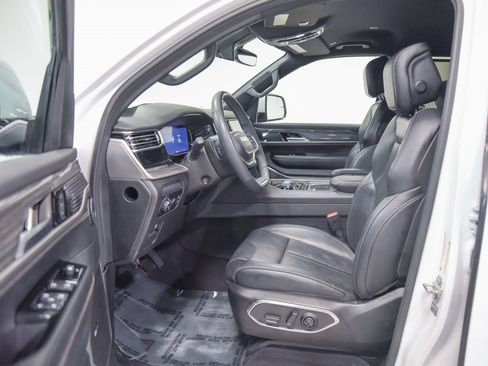 Used 2022 Jeep Wagoneer Series II w/ Convenience Group I image 11