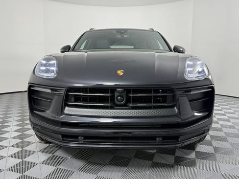 Certified 2026 Porsche Macan AWD/4WD image 6