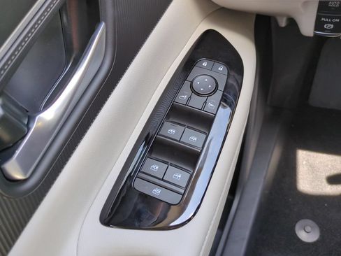 Used 2026 Nissan Murano SV AWD/4WD image 19