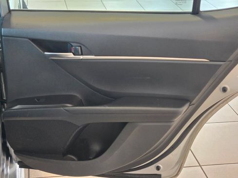 Used 2024 Toyota Camry SE FWD image 9