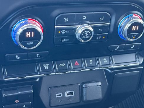 Used 2023 GMC Sierra 3500 SLE w/ SLE Value Package image 16