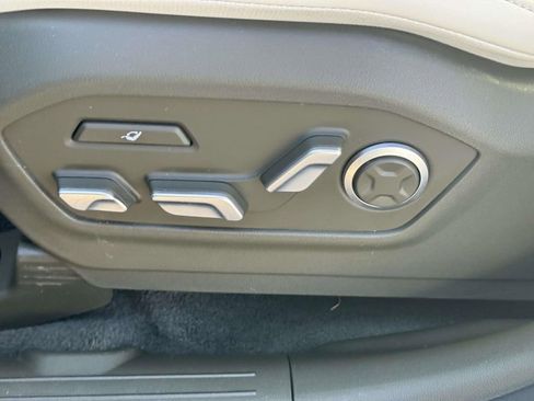 Used 2025 Hyundai Santa Fe Calligraphy AWD/4WD image 17