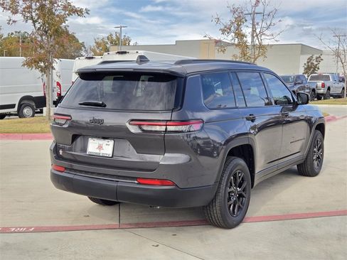 New 2025 Jeep Grand Cherokee L Altitude image 5
